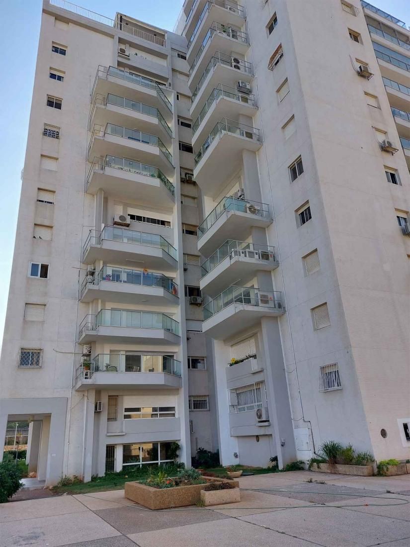 הוספת מרפסות לבניין מגורים רחוב טבנקין 17 חיפה